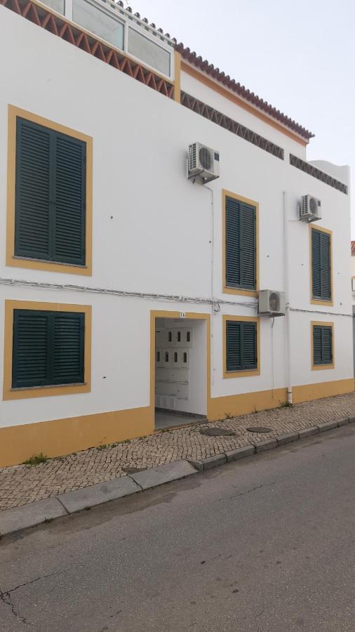 Porta Reguengos - Apartamento Moderno Alentejo Central ريغينغوس دي مونساراز المظهر الخارجي الصورة